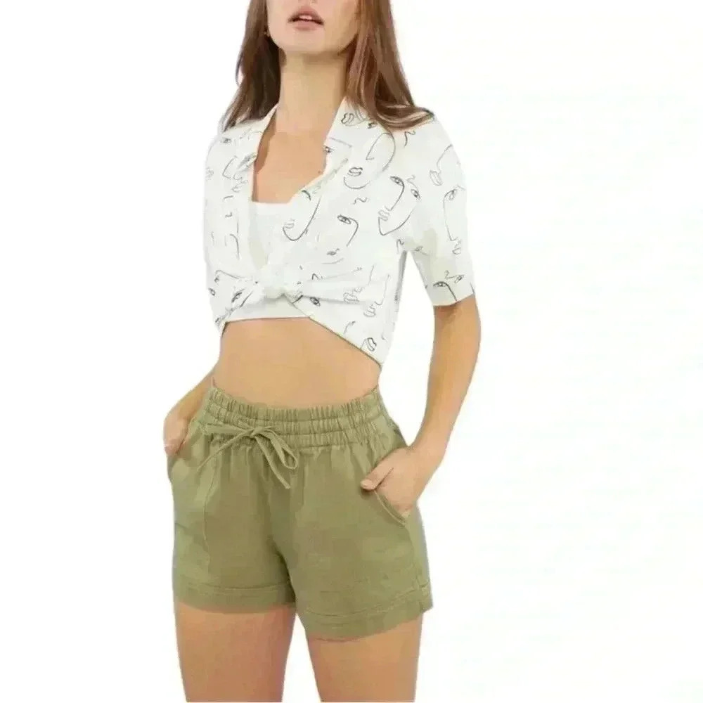 FOREVER 21 Tie-Waist Twill Shorts